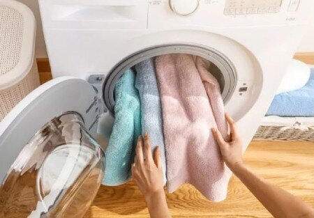 نکات طلایی برای داشتن حوله های نرم و خوشبو | چطور لکهها را از روی حوله پاک کنیم؟