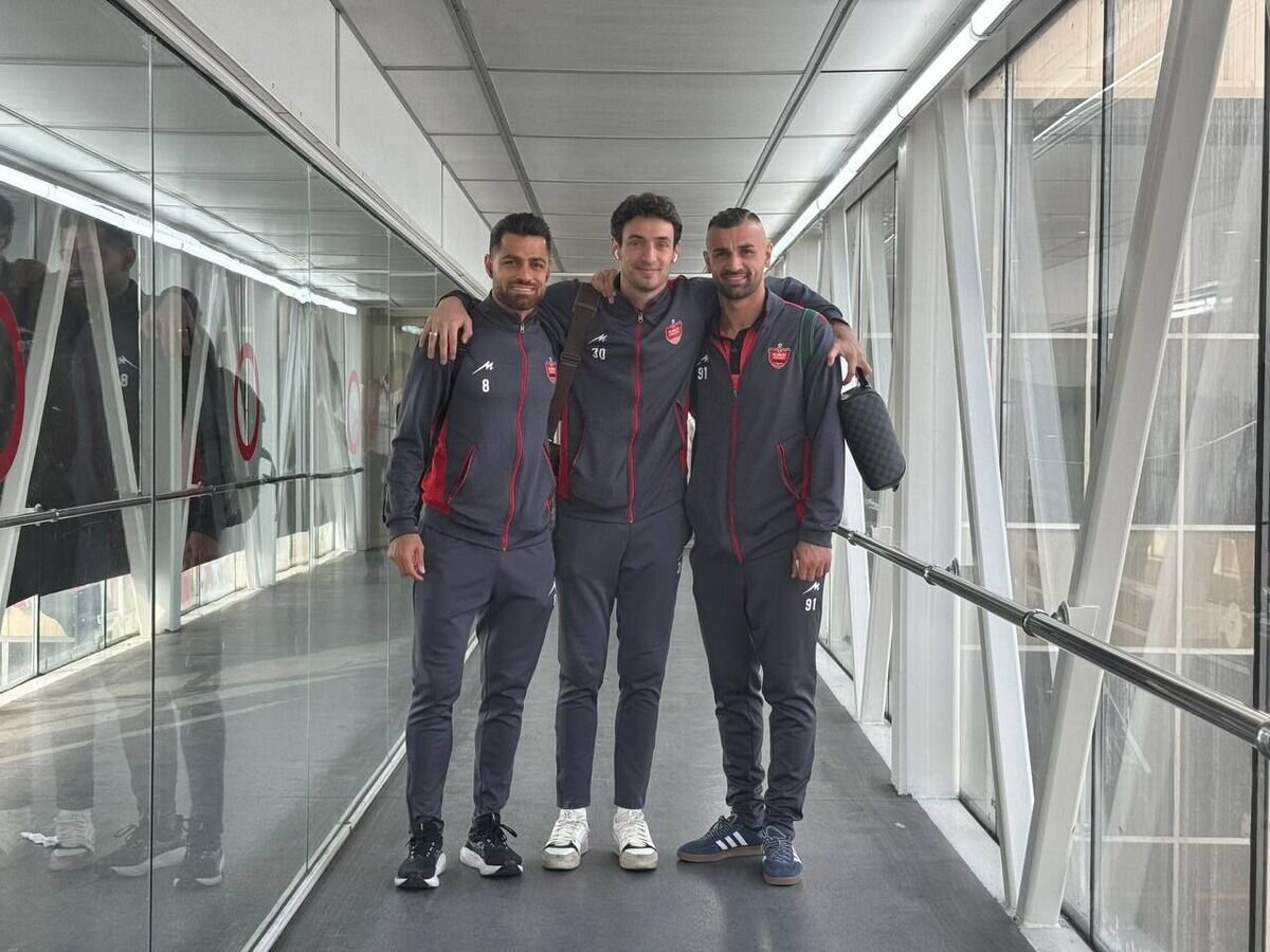 کاروان پرسپولیس عازم خرم آباد شد | تصاویر