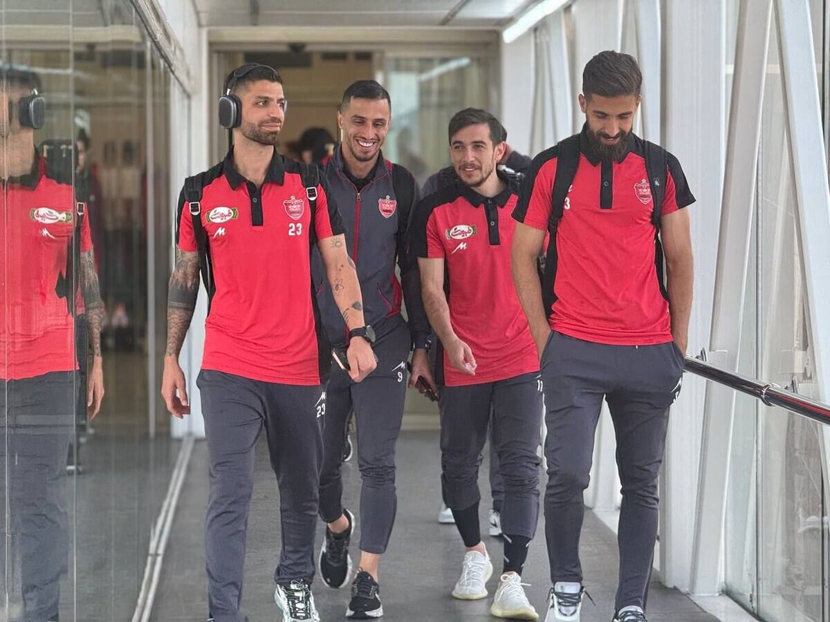 کاروان پرسپولیس عازم خرم آباد شد | تصاویر