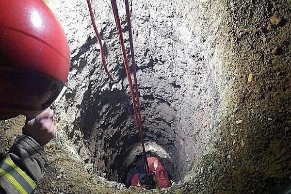 فیلم سقوط وحشتناک اعضای یک خانواده درون چاه در لرستان؛ همه اعضای خانواده جان باختند