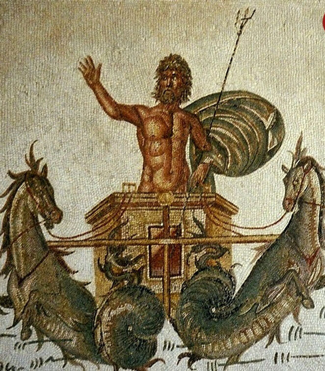 بیرون آمدن نیزه خدای یونانی بعد از ۲ هزار سال از عمق یک دریاچه | عکس