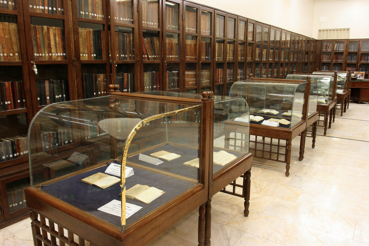 گشت و گذار  میان دست‌نوشته‌هایی به قدمت تاریخ