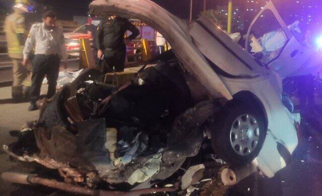 وضعیت عجیب پژو ۲۰۶ پس از برخورد با گاردریل در بزرگراه شهید بابایی | تصاویر