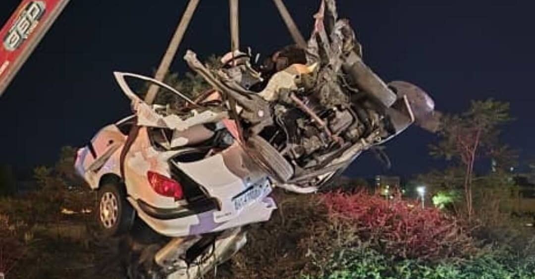 وضعیت عجیب پژو ۲۰۶ پس از برخورد با گاردریل در بزرگراه شهید بابایی  | تصاویر