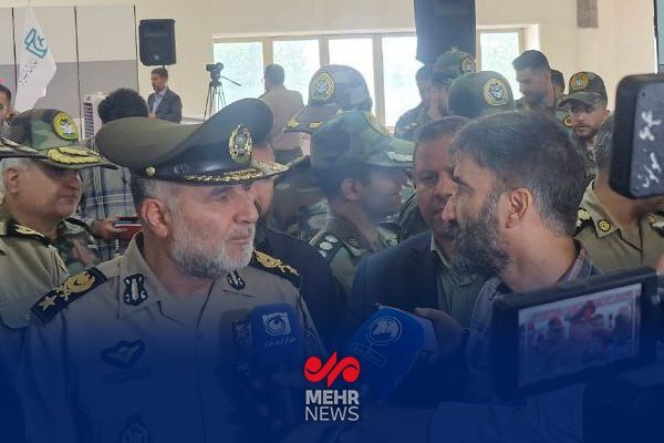 فرمانده نیروی زمینی ارتش در نمایشگاه کتاب | عکس