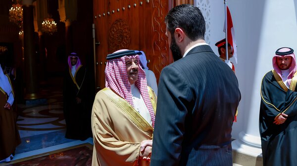 استقبال گرم شاه بحرین از ابومحمد الجولانی+تصاویر