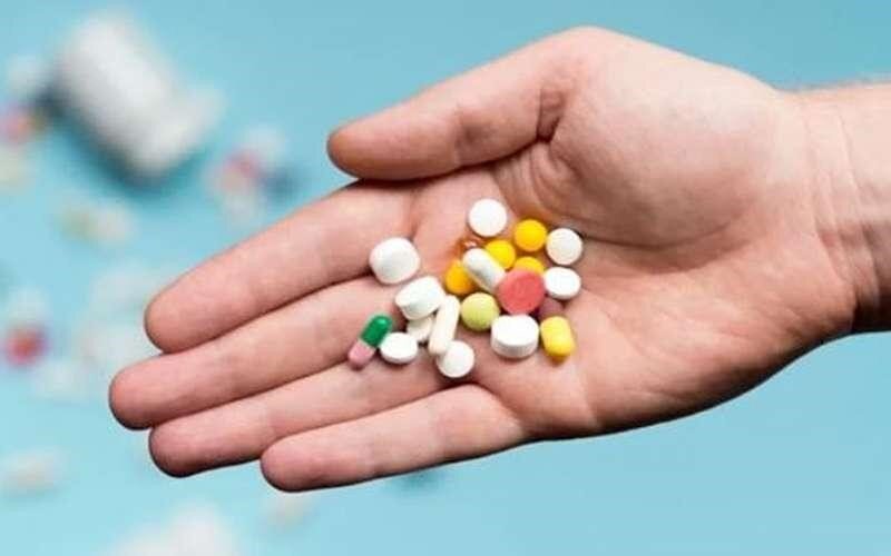 چه کار کنیم قرص و کپسول در گلو گیر نکند؟