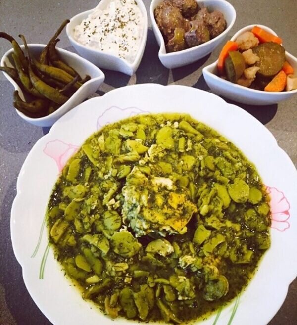 طرز تهیه خشکاویج با باقالی تازه ؛ یک غذای مقوی گیلانی