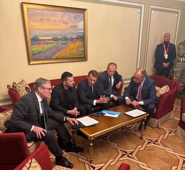 تصویری از لحظه تماس سران اروپا با ترامپ در حضور زلنسکی