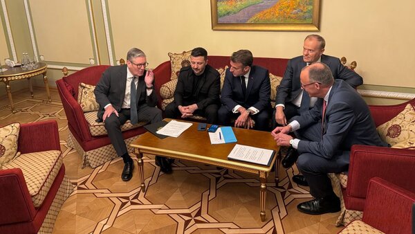 تصویری از لحظه تماس سران اروپا با ترامپ در حضور زلنسکی