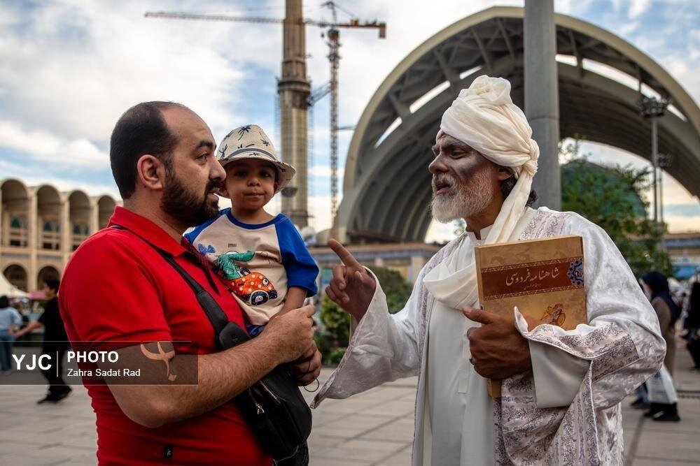 حضور سعدی، مولانا، حافظ و فردوسی در نمایشگاه کتاب تهران! | تصاویر