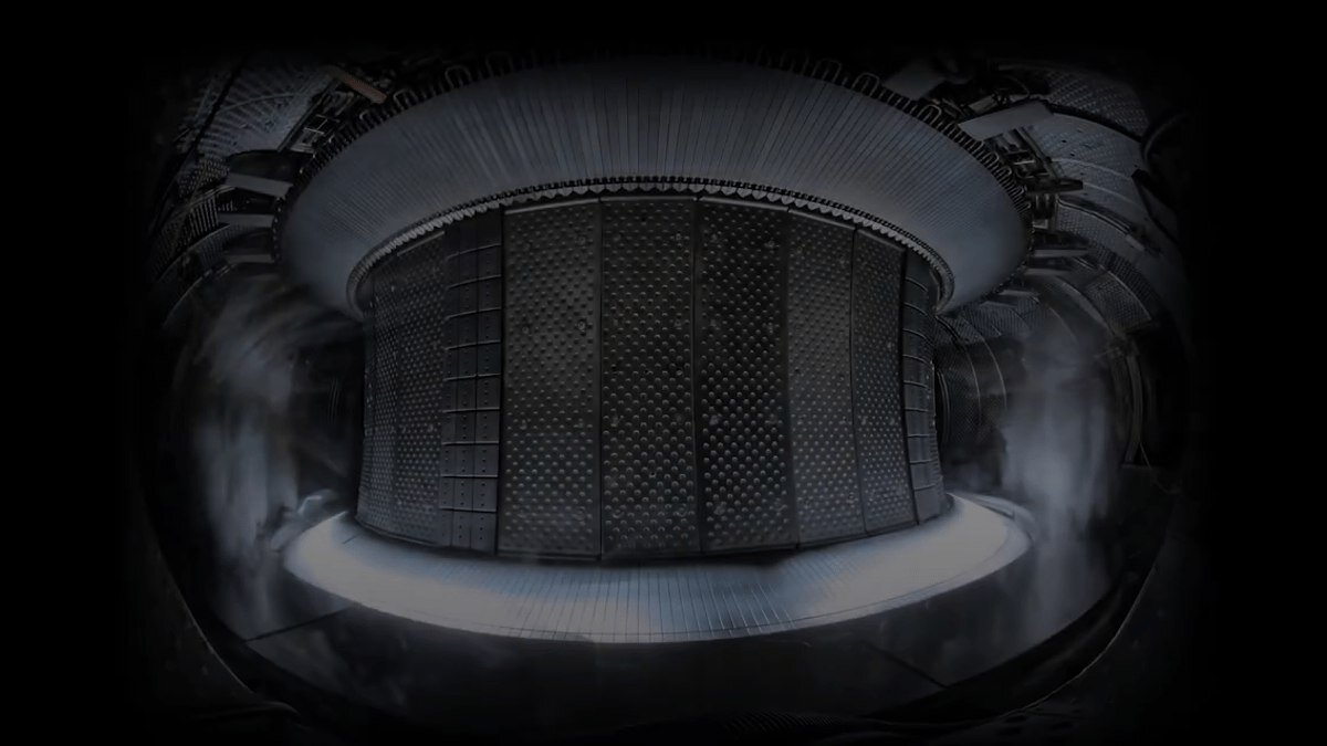 ۲۲ دقیقه در دل خورشید مصنوعی