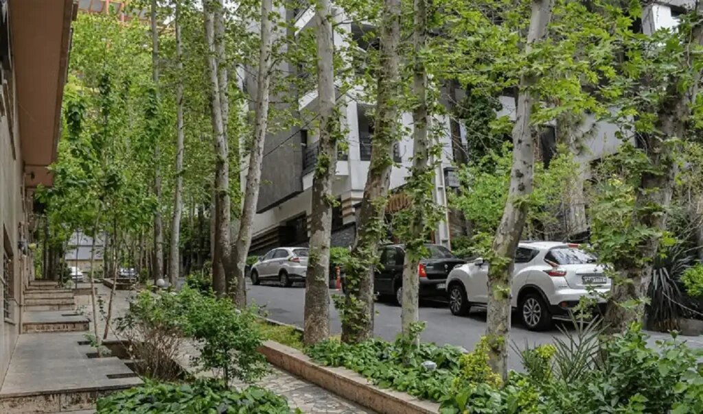 آشنایی با مسیرهای پیادهروی پایتخت در فصل شکوفه ها