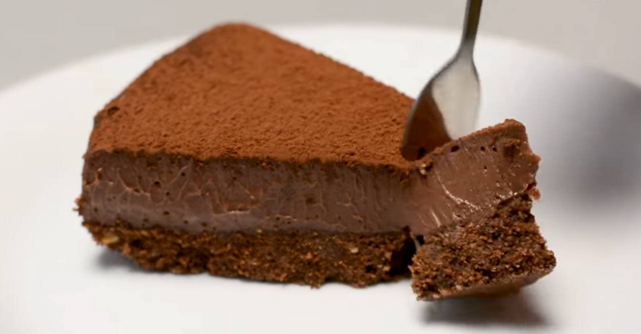 طرز تهیه چیزکیک شکلاتی یخچالی بدون فر 