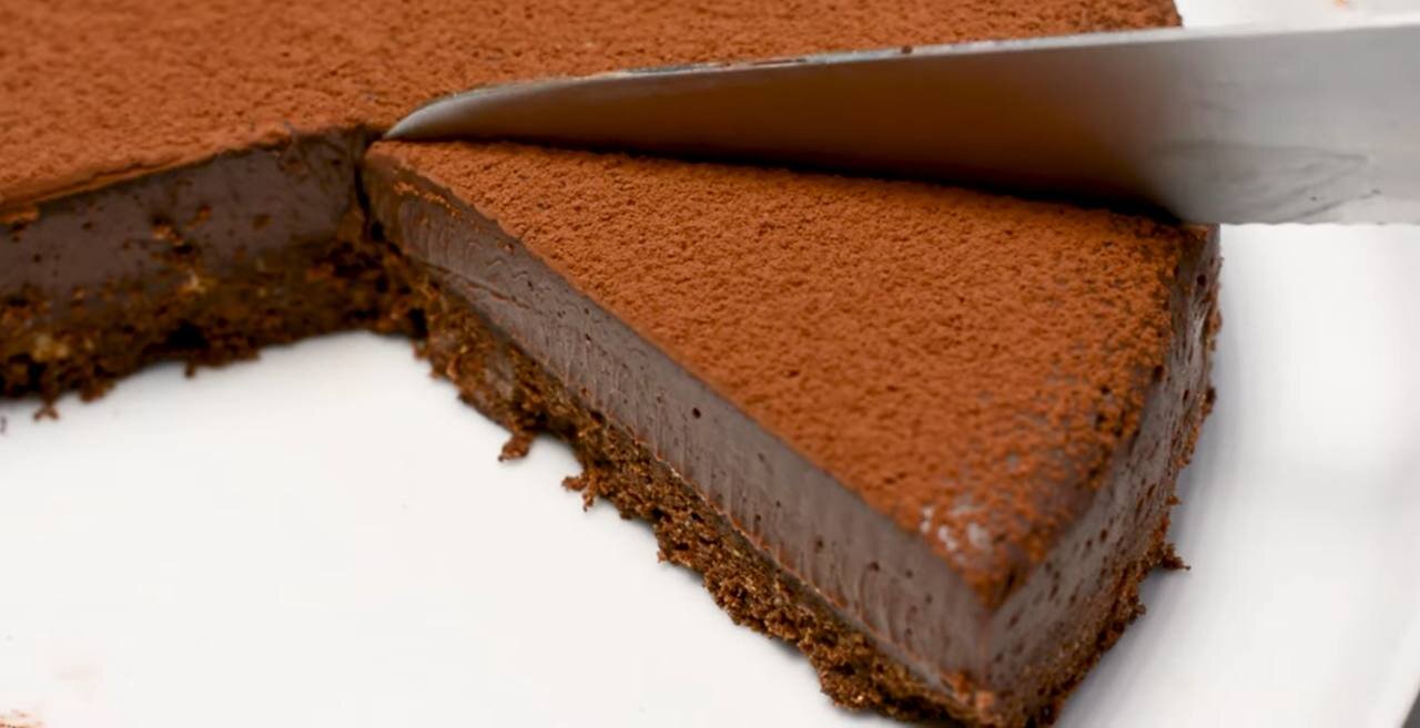 طرز تهیه چیزکیک شکلاتی یخچالی بدون فر