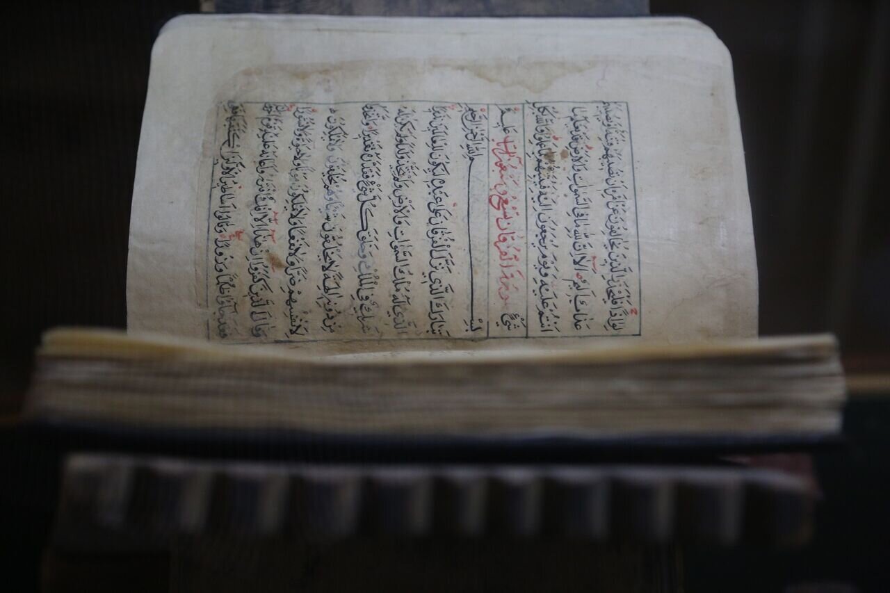 تماشای اسناد تاریخی پشت ویترین موزهها