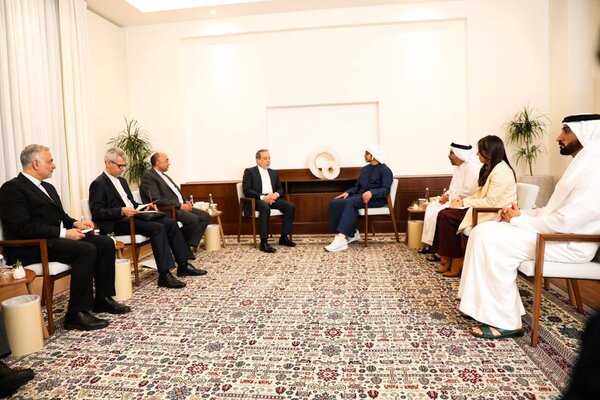 عراقچی با همتای اماراتی در ابوظبی دیدار کرد + عکس