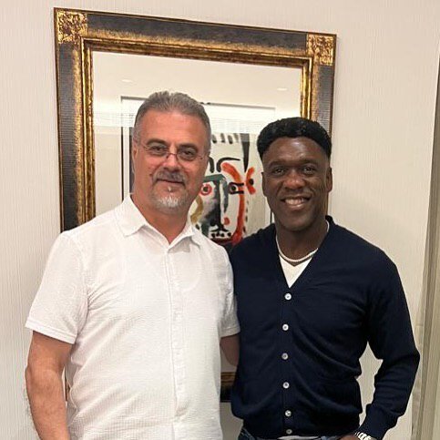 ستاره هلندی در تهران؛ قرارداد ۲۵۰ هزار دلاری سیدورف با استقلال