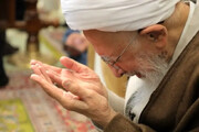 این مرجع تقلید، نماز بر پیکر رهبر شهید را اقامه می‌کند