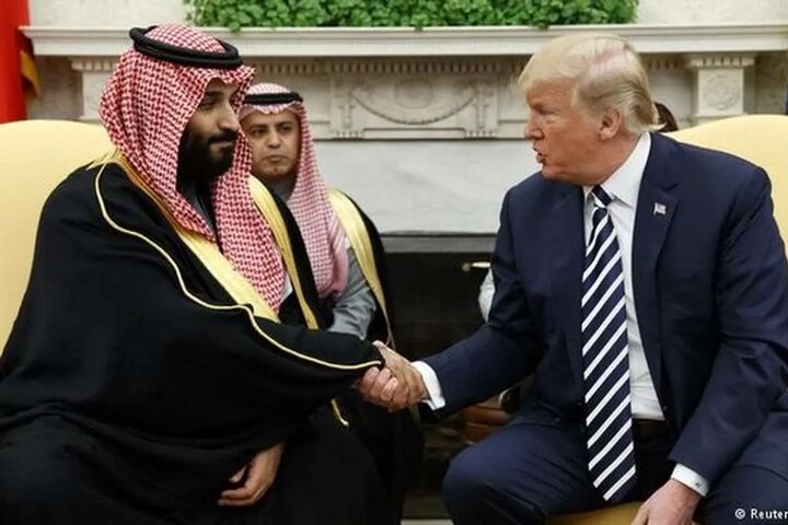 مقامات سعودی به صف شدند! ؛ استقبال ویژه از ترامپ در عربستان | ورود ترامپ به کاخ پادشاهی + ویدئو