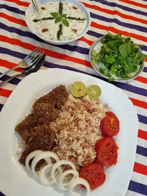 طرز تهیه کته سماقی با کباب تابه ای مخصوص؛ یک ترکیب عالی و بی نظیر