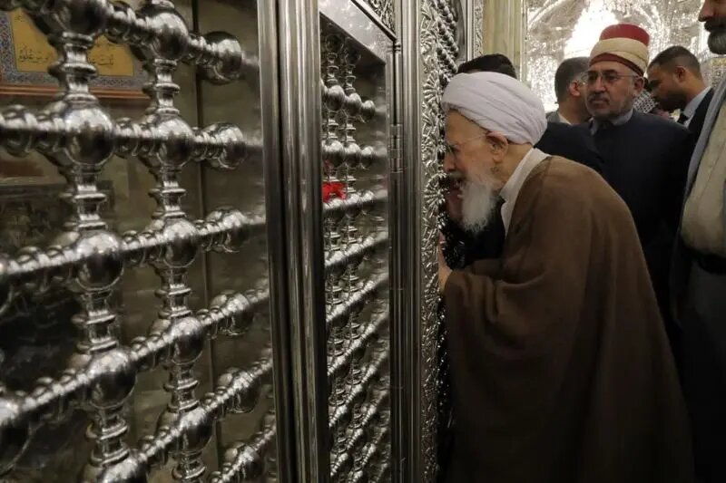 گریه‌های آیت‌الله جوادی آملی در حرم امامین کاظمین | تصاویر