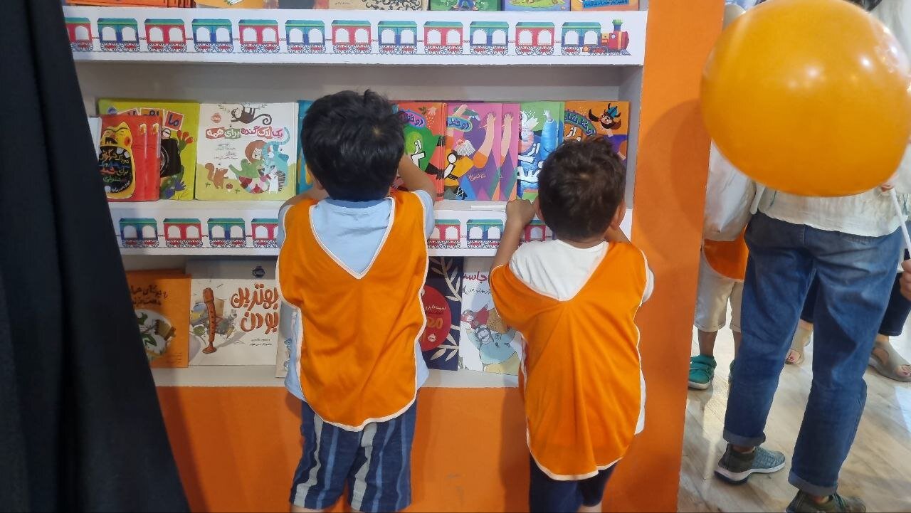 دنیای پرماجرای زیرزمین | درباره سالن ناشران کودکان و نوجوانان نمایشگاه کتاب که پر از حکایت های شنیدنی است