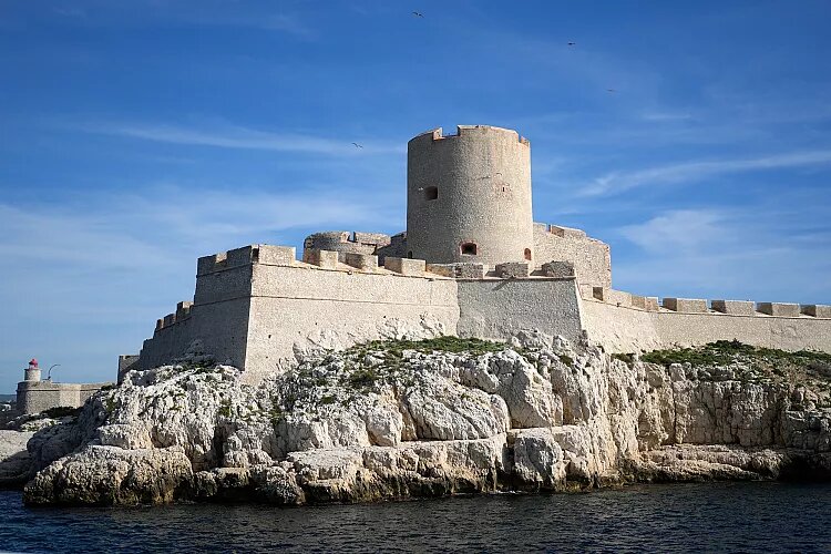 زندانهای مخوف؛ پیشنهادهای وسوسه کننده اتحادیه اروپا به ترامپ | جزایر شیطان ترامپ را راضی میکند؟