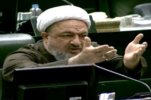 چرا در شرایط فشار اقتصادی به‌دنبال گران‌کردن آب و برق هستید؟