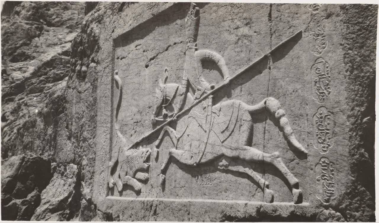 عکس | سرنوشت تاسف­ بار یک اثر باستانی | آخرین باقی مانده سنگ نگاره معروف فتحعلی شاه کجاست؟