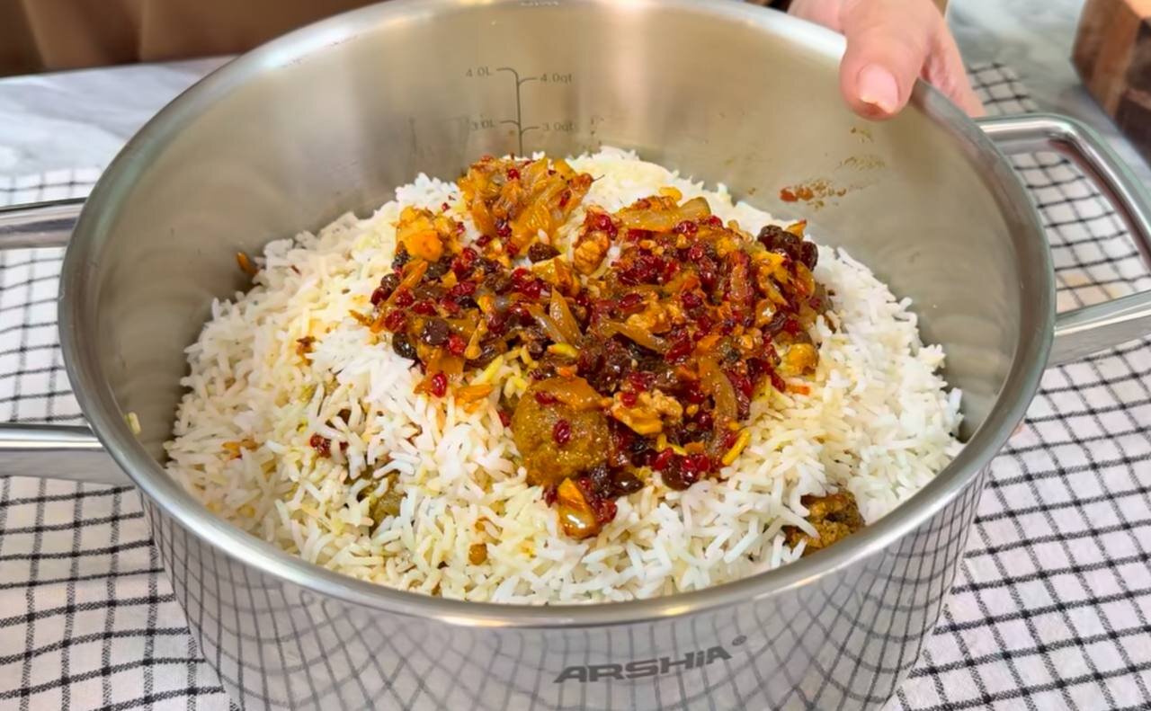 طرز تهیه گردو پلو ؛ غذای مجلسی شهر کرد 