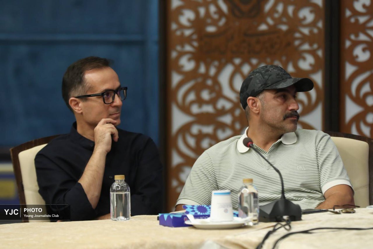 جدیدترین تصاویر از بازیگران مجموعه تلویزیونی پایتخت در یک مراسم رسمی | تصاویر