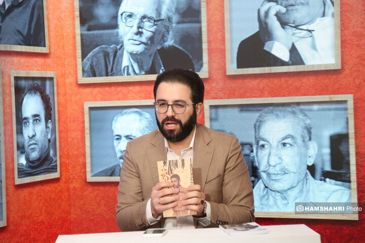 ویژه برنامه ی نمایشگاه کتاب