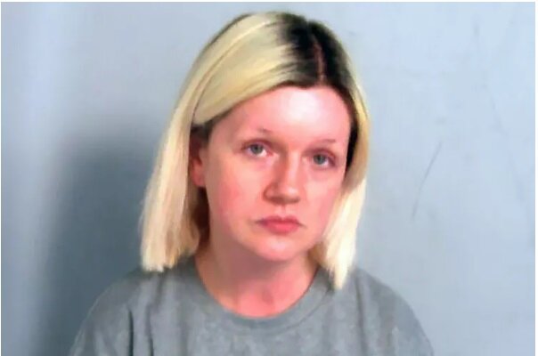 زندگی با اجساد پدر و مادر مومیاییشده