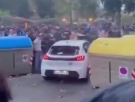 زن ۳۴ ساله هواداران این تیم را وحشیانه و غیرقابل باور زیر گرفت!