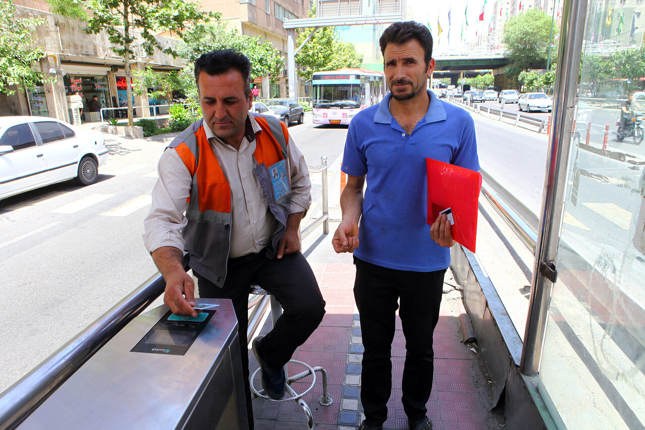 اتوبوسهای تندرو، جانسختان توقفناپذیر