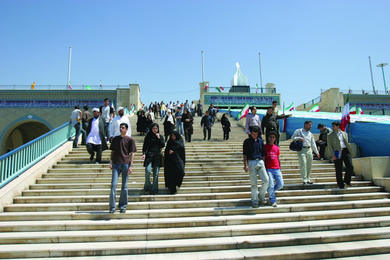 خاطرهبازی با نمایشگاه کتاب | وقتی رزمنده ها دنبال کتاب می گشتند