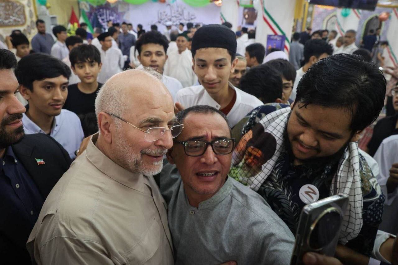 تصاویری استقبال پرشور مردم اندونزی از قالیباف