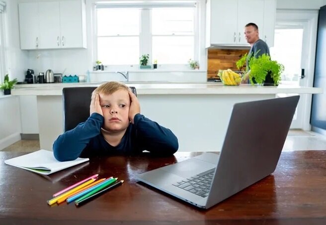 ردپای استرس پدران روی دختران! استرس