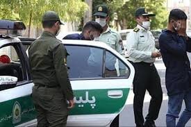 غافلگیر شدن فروشنده گل از ورود پلیس به مخفیگاهش + ویدئو