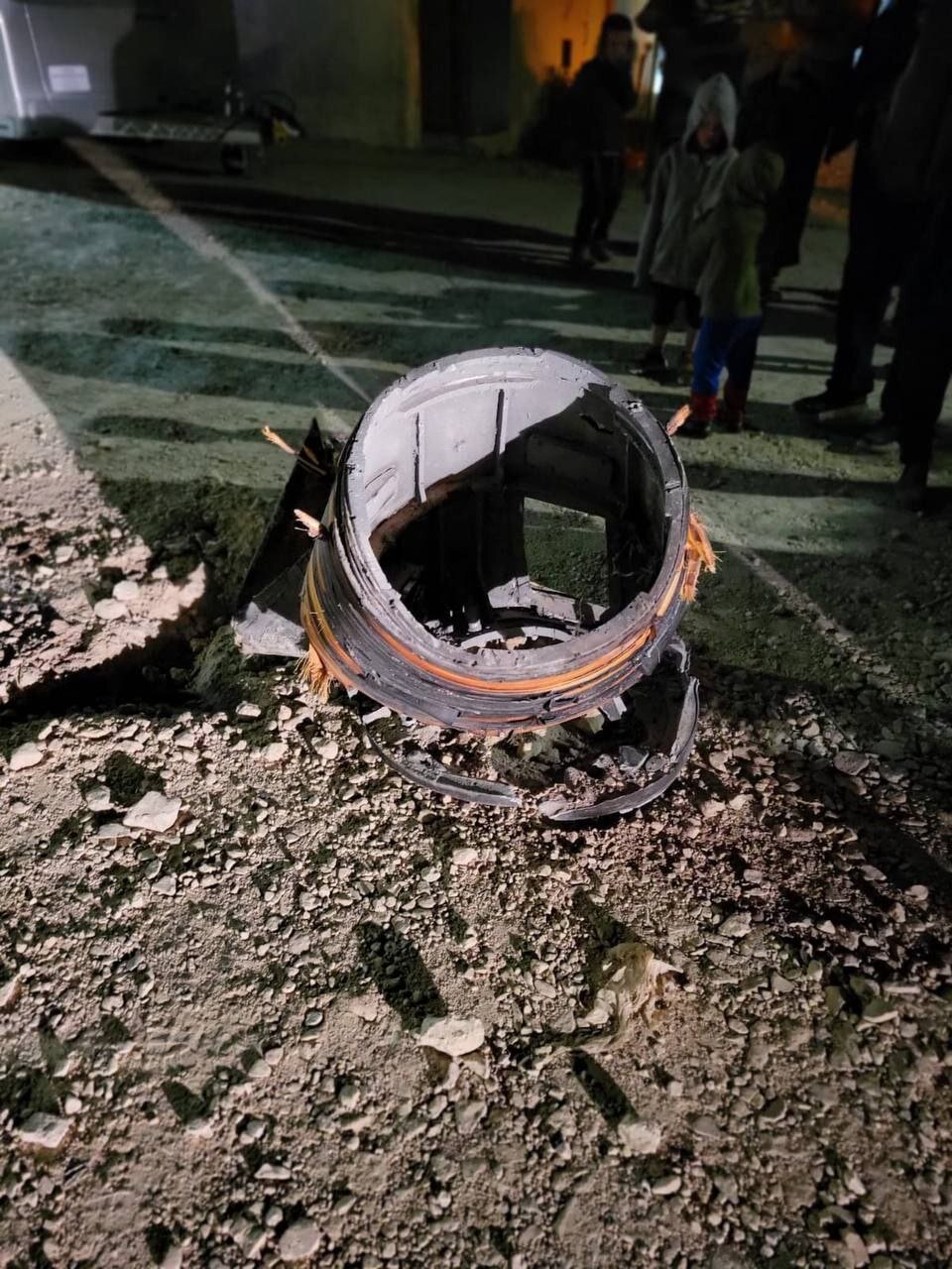 بدنه موشکهای رهگیر سقوط کرده اسرائیلی در جنوب کرانه باختری | تصاویر