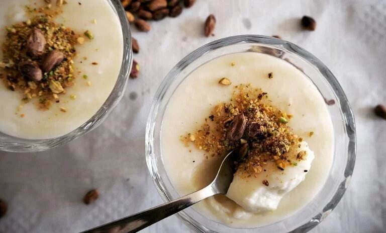 روش تهیه مهلبیه یا پودینگ عربی ؛ سریع ترین و خوشمزه ترین دسر مجلسی