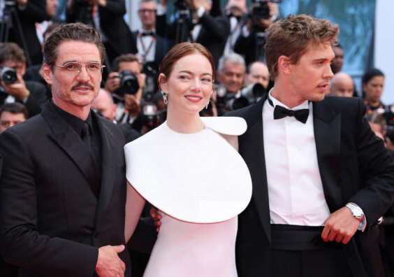 حمله عجیب یک زنبور به خانم بازیگر در جشنواره کن | ببینید