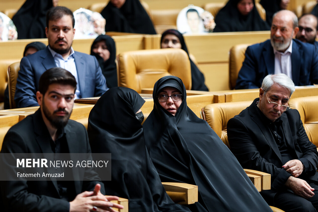 زهرا پزشکیان در کنار جمیله علم الهدی و همسر امیرعبداللهیان در یک مراسم رسمی | تصاویر