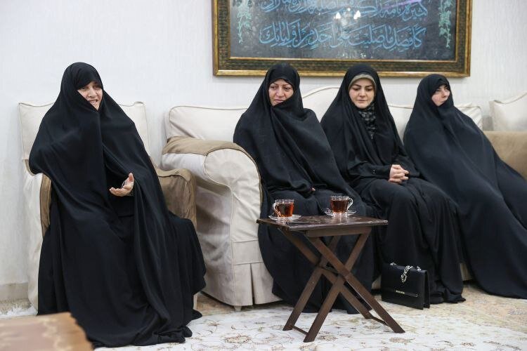 پزشکیان با خانواده شهدای خدمت دیدار کرد + تصاویر