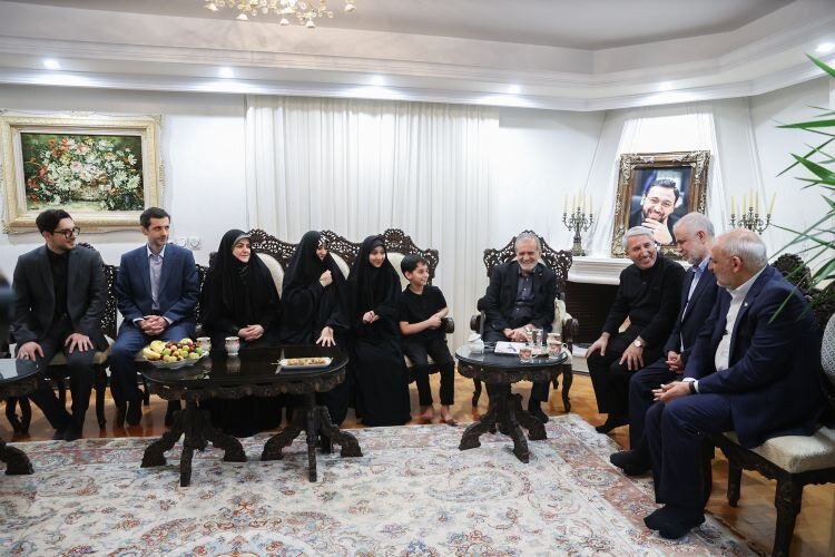 پزشکیان با خانواده شهدای خدمت دیدار کرد + تصاویر