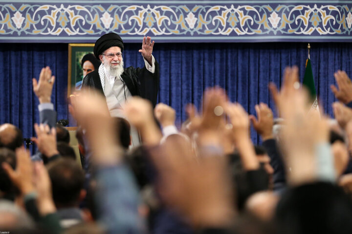 رهبر انقلاب: انقلابی که می تواند آرمان علی‌وردی جوان را در همان خط شهدای کهنسال اول انقلاب بسیج کند، شکست خوردنی نیست | ویدئو