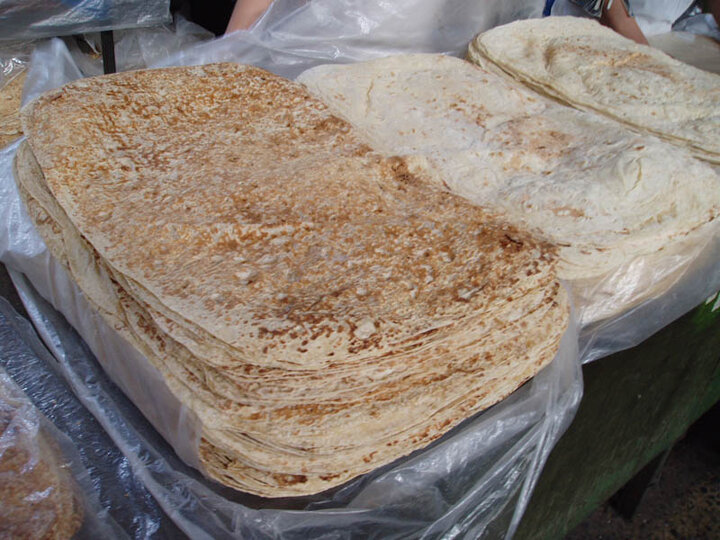 گران‌فروشان نان ۲ تا ۵ برابر قیمت کالا مجازات می‌شوند+ ویدئو | در هیچ کجای دنیا مثل اینجا نان را اجباری به اسم سبزیجات و سبوس و ... به مردم نمی‌فروشند