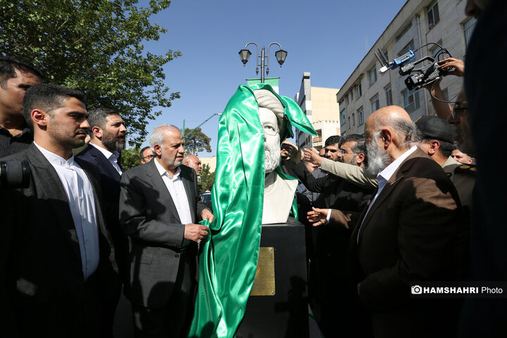 رونمایی سردیس شهید رئیسی در میدان پاستور تهران