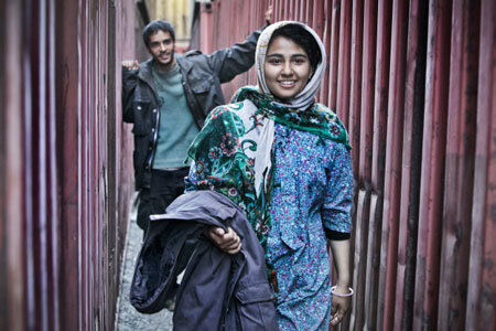 این راه در کنار «دختری با کفشها کتانی» باز شد